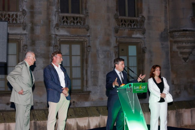 Albéric de Montgolfier a lancé l'été Maintenon, entouré de Sandra Randa, conseillère régionale, le scénographe Xavier de Richemont et de Jean Raindre. © Photo : Philippe Cavart