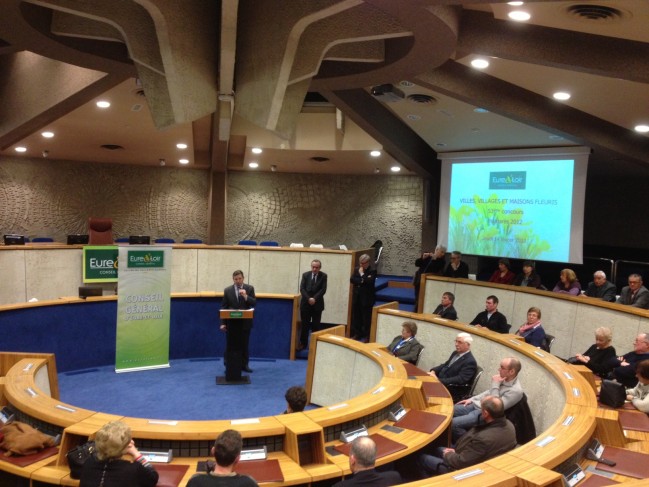 Remise de prix du fleurissement du palmarès 2012 dans l'hémicycle du Conseil général